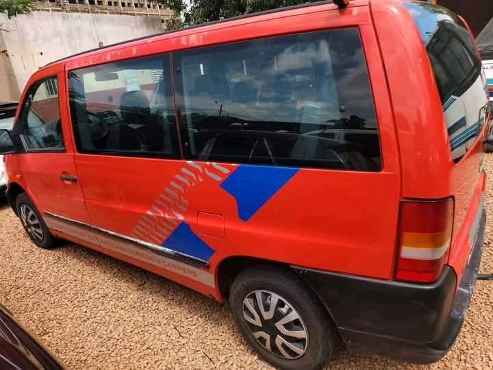 voiture mise en vente à BOBO-DIOULASSO